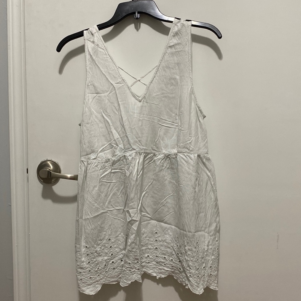 True craft size large tank top with lace detail